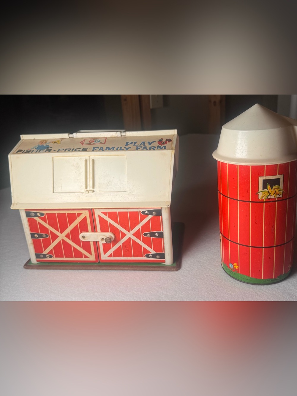 Vintage Fisher-Price • Play Family Farm #915 • Barn & Silo • Working Moo